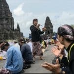 Kegiatan Spiritual dan Keagamaan di Pelataran Taman Wisata Candi Prambanan
