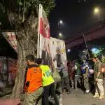 Masa Tenang, KPU Jatim dan Stakeholders Bersihkan Alat Peraga Kampanye