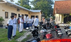 Belum Cukup Umur dan Tidak Pakai Helm, Polisi Berikan Edukasi mengendarai kendaraan yang berkeselamatan