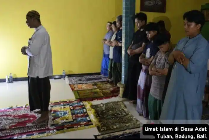 Toleransi dan Keharmonisan Saat Umat Muslim Shalat Tarawih di Desa Adat Tuban Provinsi BaliBali