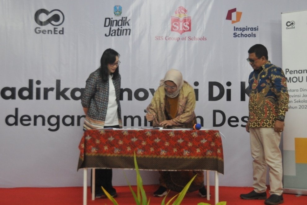 Komitmen untuk Generasi Hebat, SIS Surabaya MOU dengan Dindik Jatim dan GenEd untuk Transformasi Pendidikan