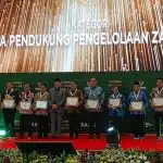 Baznas Award 2024, Walikota Surabaya Raih Penghargaan Pendukung Pengelolaan Zakat Terbaik