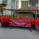 PDIP Krembangan Berbagi Takjil Pada Warga , Bawa Pesan Perkuat Kesalehan Sosial