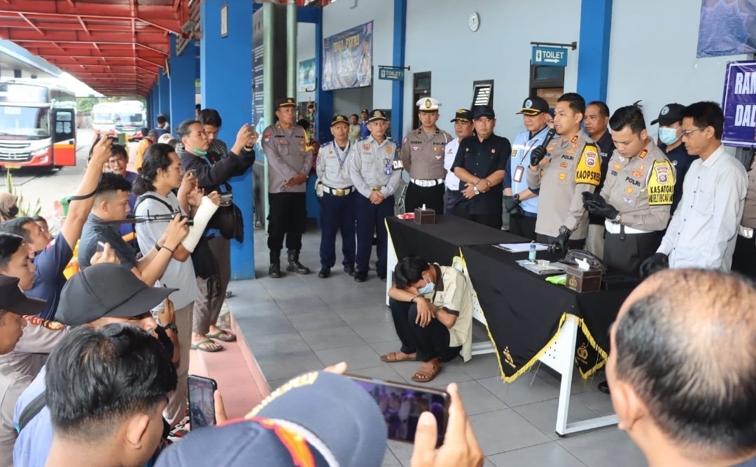 Polres Tulungagung Amankan Sopir Bus Jurusan Blitar – Lampung Positif Narkoba di Terminal Gayatri