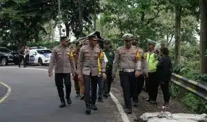 Kapolres Jember Cek Jalan Lintas Gumitir yang Retak Himbau Kendaraan Berat Lewat Jalur Pantura
