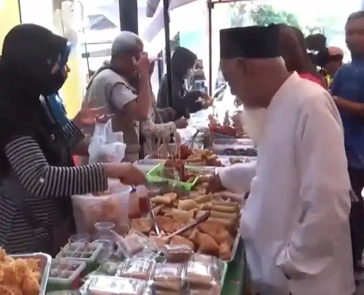 Keberagaman Budaya di Pulau Dewata Bali Pasar Kuliner Ramadhan di Kampung Jawa Dusun Wanasari