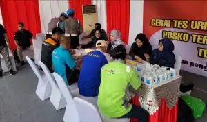 Mudik Aman, Polresta Sidoarjo dan Polda Jatim Cek Kesehatan dan Tes Urine Kru Bus
