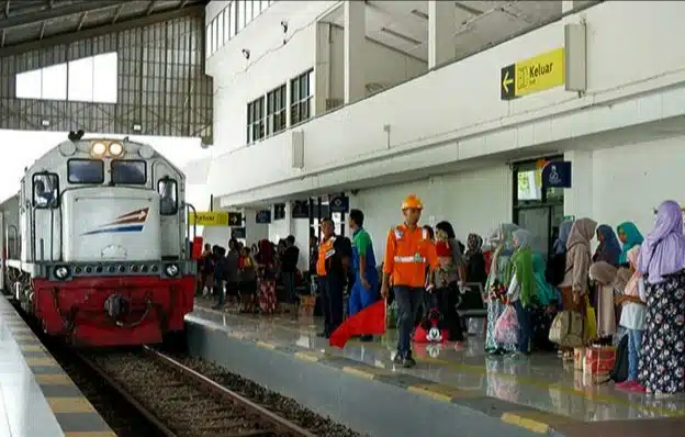 Arus Mudik Dengan KAI di Wilayah Daop 9 Jember Selama Periode Lebaran