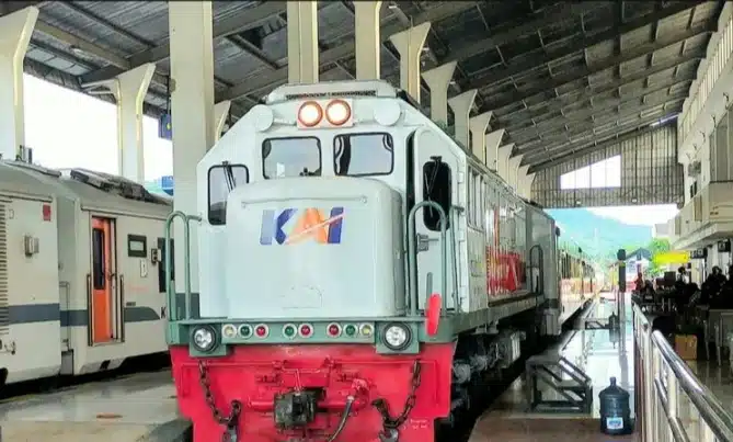 Tiket Kereta Api Jarak Jauh Arus Balik Lebaran di Daerah Operasi 9 Jember Habis