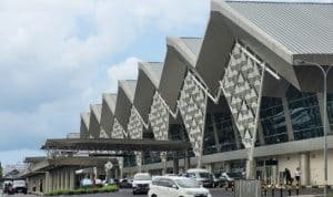 Bandara Sam Ratulangi Manado Kembali Beroperasi Setelah Erupsi Gunung Ruang