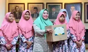 Berbagi Keceriaan, Laila Mufidah Janji Jaga Tradisi Bukber dan Santunan di DPRD Surabaya