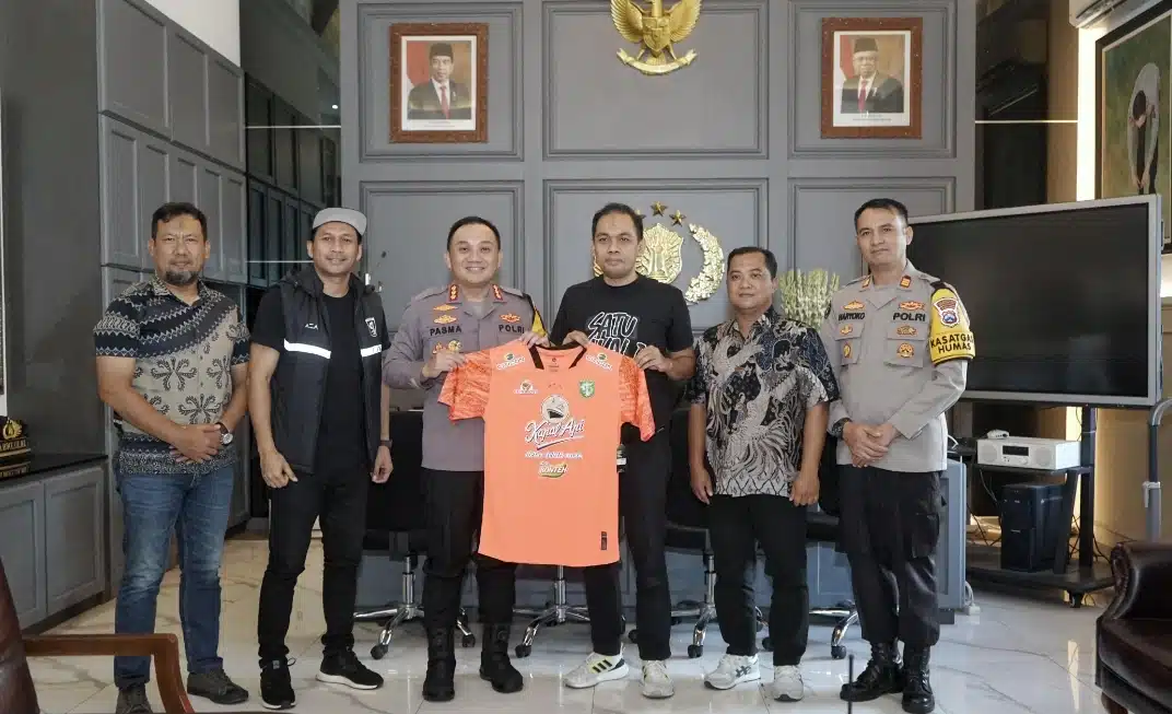 Official Persebaya Apresiasi Polrestabes Surabaya Dalam Pengamanan Pertandingan Liga 1