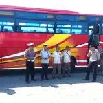Satlantas Polres Tanjung Perak Lakukan Ramp check di Garasi PO Bus Jaya Utama