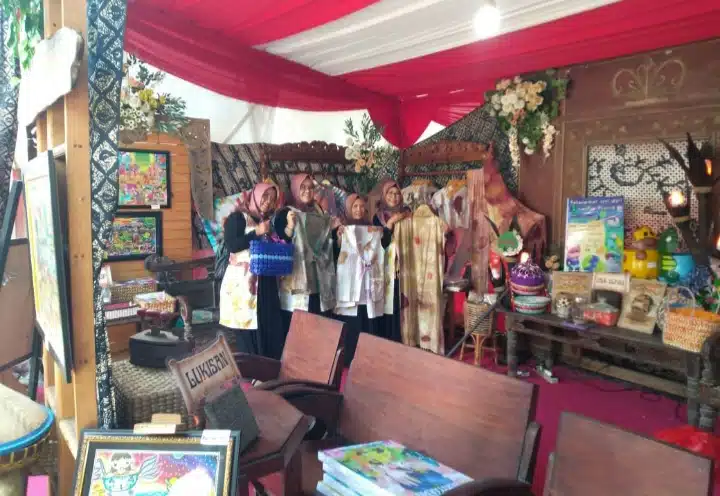 Sebuah Sorotan dari Tulungagung: Memeriahkan Hardiknas dengan Pameran Karya Seni Siswa