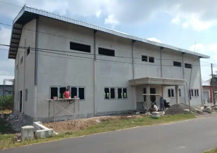 Pembangunan Gedung Olahraga di Desa Kates Tulungagung Dukungan Masyarakat dan Pemerintah Desa