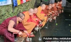 Pengambilan Air Berkah Waisak: Pemahaman dan Makna Esensi Air dalam Konteks Spiritual