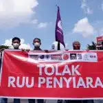 ‘Tolak UU Penyiaran’, Kompres Gelar Aksi di Grahadi