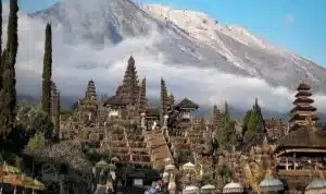 Legenda Asal-usul Pulau Dewata dan Suku Bali