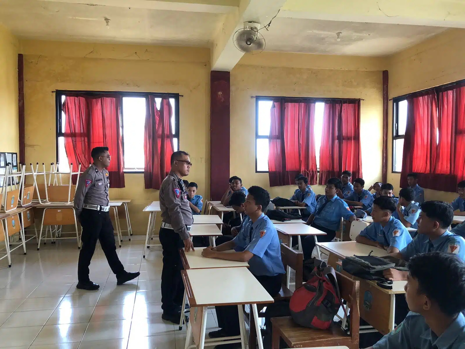 Hari Pendidikan Nasional, Satlantas Polres Gresik Go to School di SMKN 1 Duduksampeyan