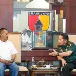 Kontribusi dalam Program Sosial di Jatim, Pangdam V/Brawijaya Terima Penghargaan Prapanca Award dari PWI Jatim
