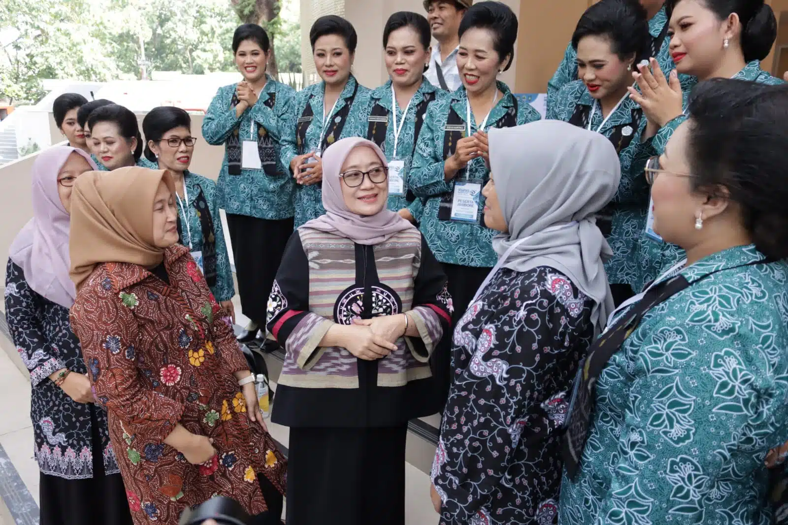 Penjabat Ketua PKK Jatim, Isye Adhy Karyono Hadiri Jamuan Makan Malam di Pura Mangkunegaran Solo
