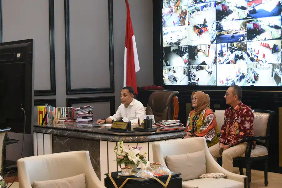 Wali Kota Eri Pastikan Gaji Ke-13 dan Ke-14 ASN Surabaya Cair 100 Persen