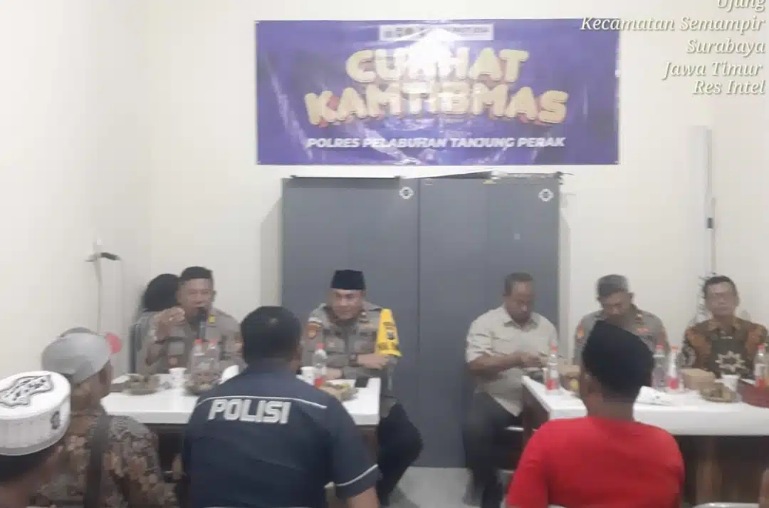 Jaring Aspirasi Warga Polres Pelabuhan Tanjung Perak Gelar Cangkrukan Kamtibmas.