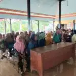 Pemerintah Desa Pakisrejo Tulungagung Membantu Warga Kurang Mampu dengan Bantuan Pangan Beras