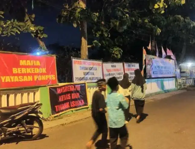 Warga Sidoarjo Tuntut Ponpes Ditutup Setelah Diduga Pengasuh Melakukan Pencabulan