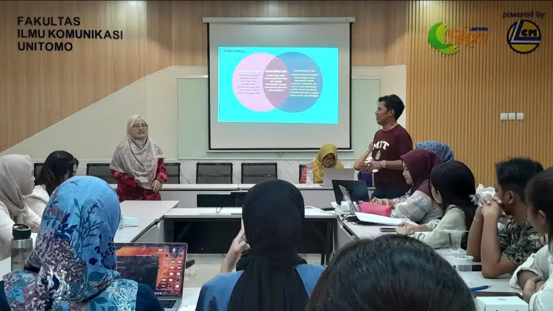 Workshop Japelidi dan Fikom Unitomo: Kolaborasi Media dan Influencer untuk Lawan Hoaks