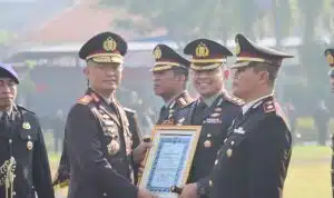 Ungkap Kasus Narkoba Kapolres Tulungagung Menerima Penghargaan Dari Kapolda Jatim
