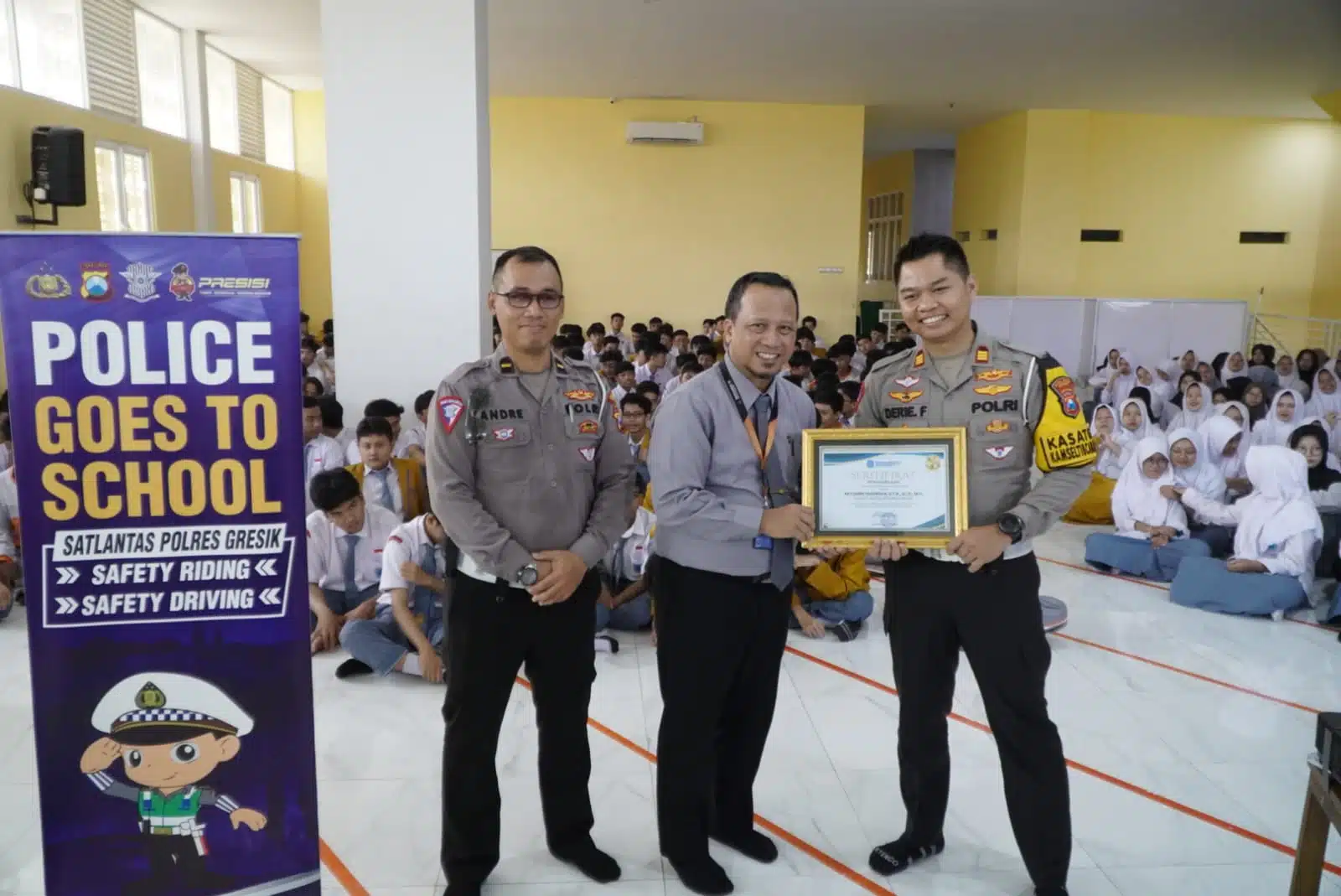 Police Goes to School di SMA Muhammadiyah 1 Gresik, Tanamkan Kesadaran Tertib Lalu Lintas Sejak Dini