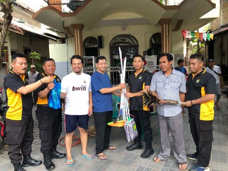 Polsek Genteng Gelar Bhakti Religi di Masjid Al Akbar, Pandean