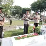 Mengenang Jasa Pahlawan, Waka Polda Jatim Pimpin Upacara Ziarah