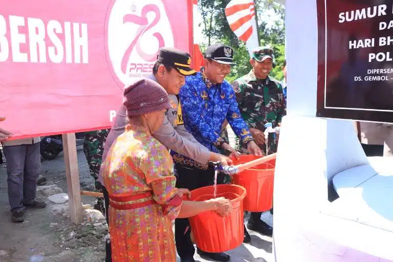 Kado Istimewa Hari Bhayangkara: Polres Ngawi Hadiahkan Sumur Bor untuk Warga Karanganyar