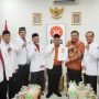 DPW PKS Jatim Serahkan SK Dukungan ke Marhaen Djumadi, Slamet Junaidi dan Sugiri Sancoko