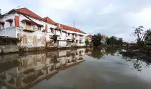 Kemegahan Kota Lama Surabaya dan Nasib Sungai Kalimas yang Terabaikan
