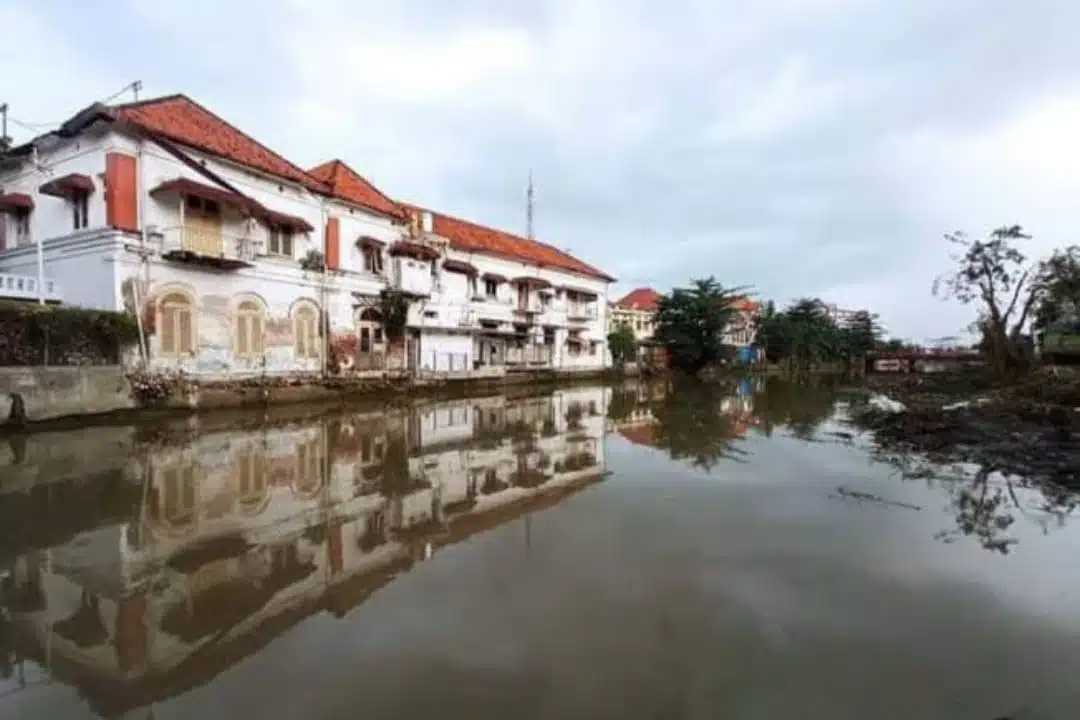 Kemegahan Kota Lama Surabaya dan Nasib Sungai Kalimas yang Terabaikan