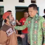 Risdianto Haleng Kemeja Hijau Menyapa Warga