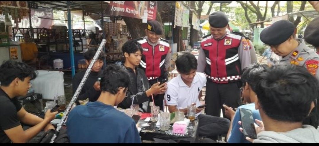 Pastikan Tak Ada Judi Online di Ponorogo, Polisi Sosialisasi Melalui Patroli Dialogis