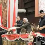 Pejabat Gubernur Jawa Timur Adhy Karyono Menghadiri Rapat Paripurna Tentang P-APBD 2024
