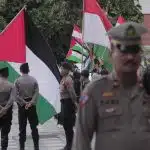 Aksi Solidaritas di Taman Apsari: Bendera Palestina Membentang 30 Meter