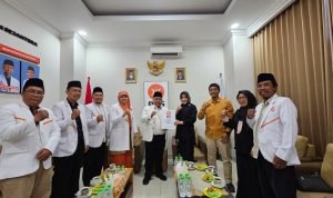 PKS Jatim Serahkan Surat Keputusan Ning Ita dan Ikfina Fahmawati Sebagai Cabup dan Cawali Mojokerto