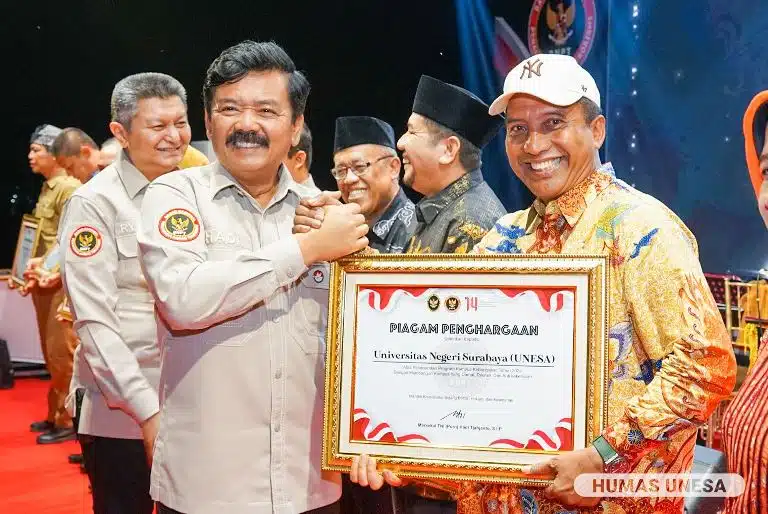 UNESA Raih Penghargaan Kampus Kebangsaan dari BNPT RI