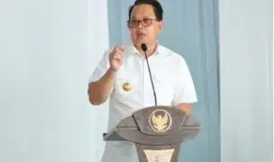 Pj. Gubernur Jatim Salurkan BLT untuk Buruh Pabrik Rokok di Bojonegoro
