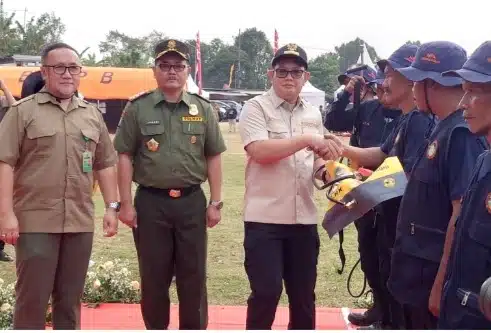 Pj Gubernur Jatim Pimpin Apel Siaga Gabungan Pengendalian Karhutla 2024