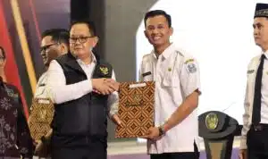 Pemprov Jatim Rekrut 7.000 PPPK Formasi 2023, Adhy Karyono Serahkan SK
