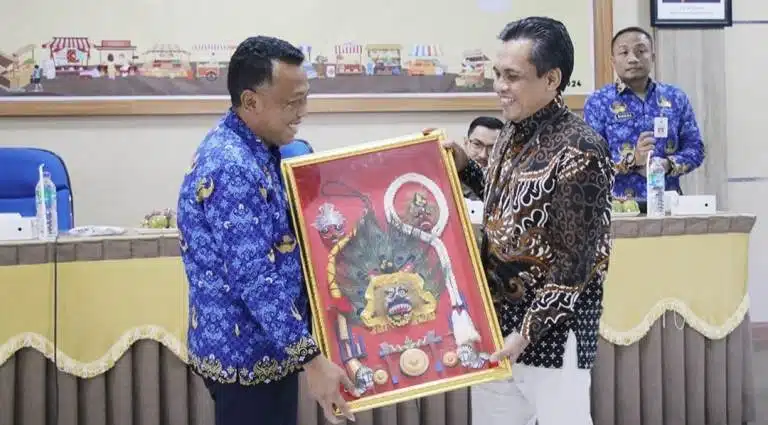 UMKM Tangguh dan Mandiri: Pelatihan Digital Marketing oleh PT Pegadaian Kanwil XII Surabaya di Ponorogo