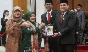 2DFF427E 7225 4008 93BE 0317FDC7F136