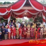 Upacara HUT ke-79 RI Dengan Kostum Adat, Subandi Ajak Masyarakat Tanamkan Bhinneka Tunggal Ika
